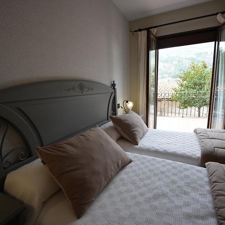 Hotel Rural Y Restaurante, Rinconcito De Gredos Cuevas Del Valle Екстериор снимка