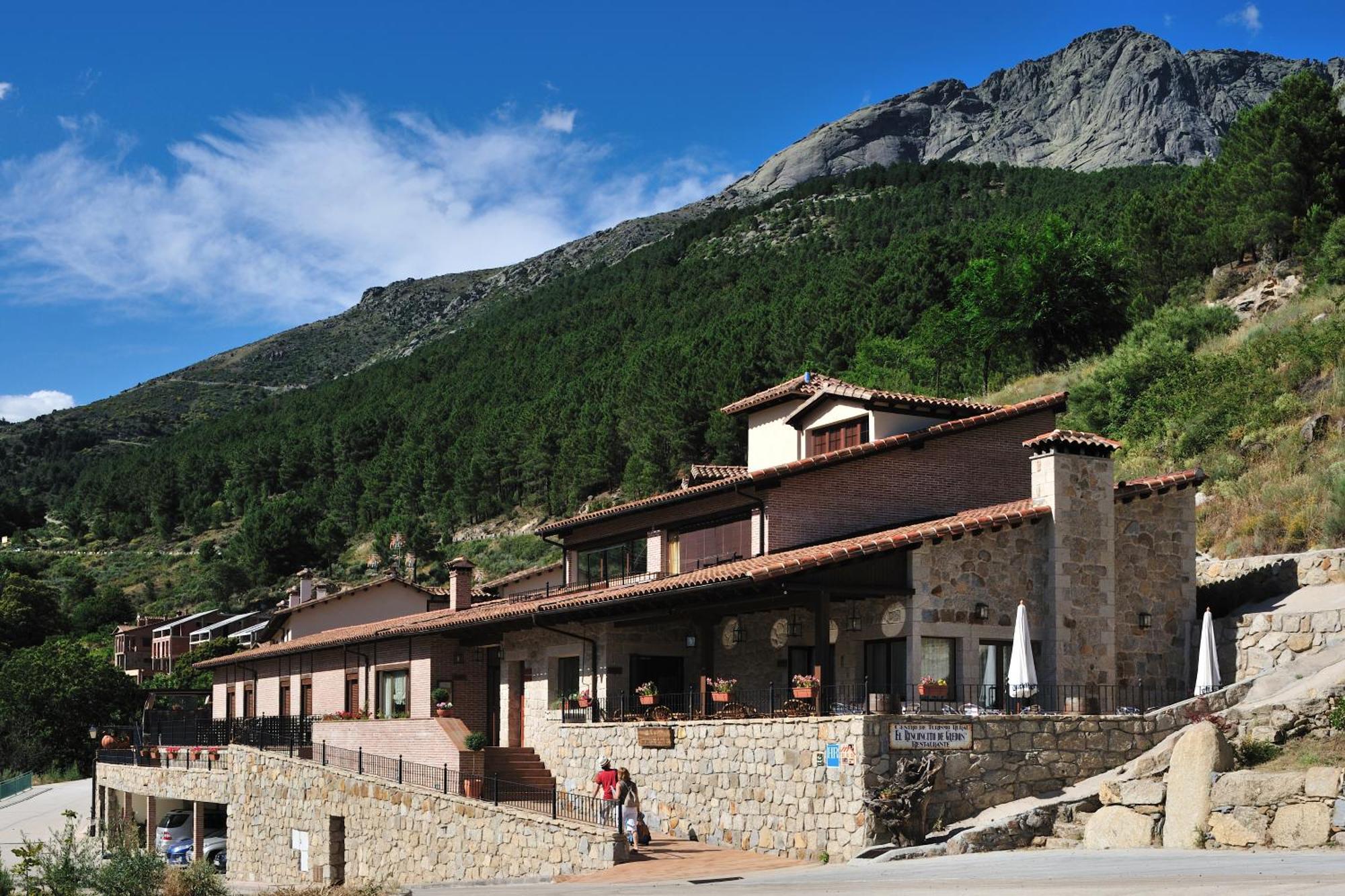 Hotel Rural Y Restaurante, Rinconcito De Gredos Cuevas Del Valle Екстериор снимка