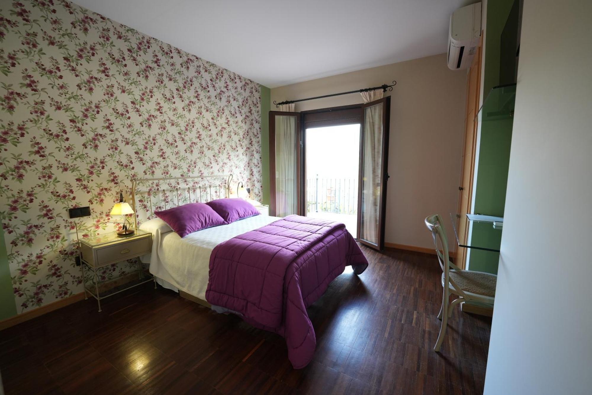 Hotel Rural Y Restaurante, Rinconcito De Gredos Cuevas Del Valle Екстериор снимка